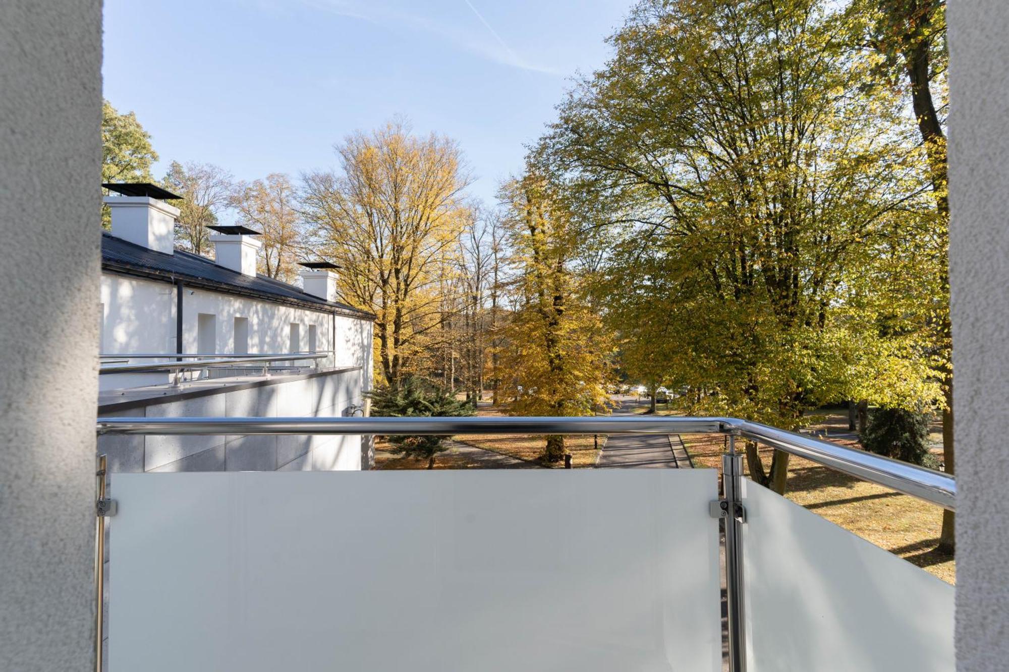 Hotel W Dobieszkowie Stryków Exterior foto